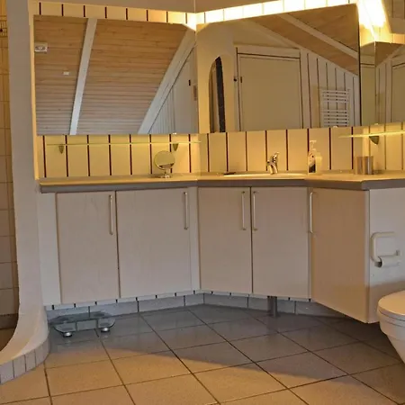 3 Bedroom Awesome Home In Fano 度假居